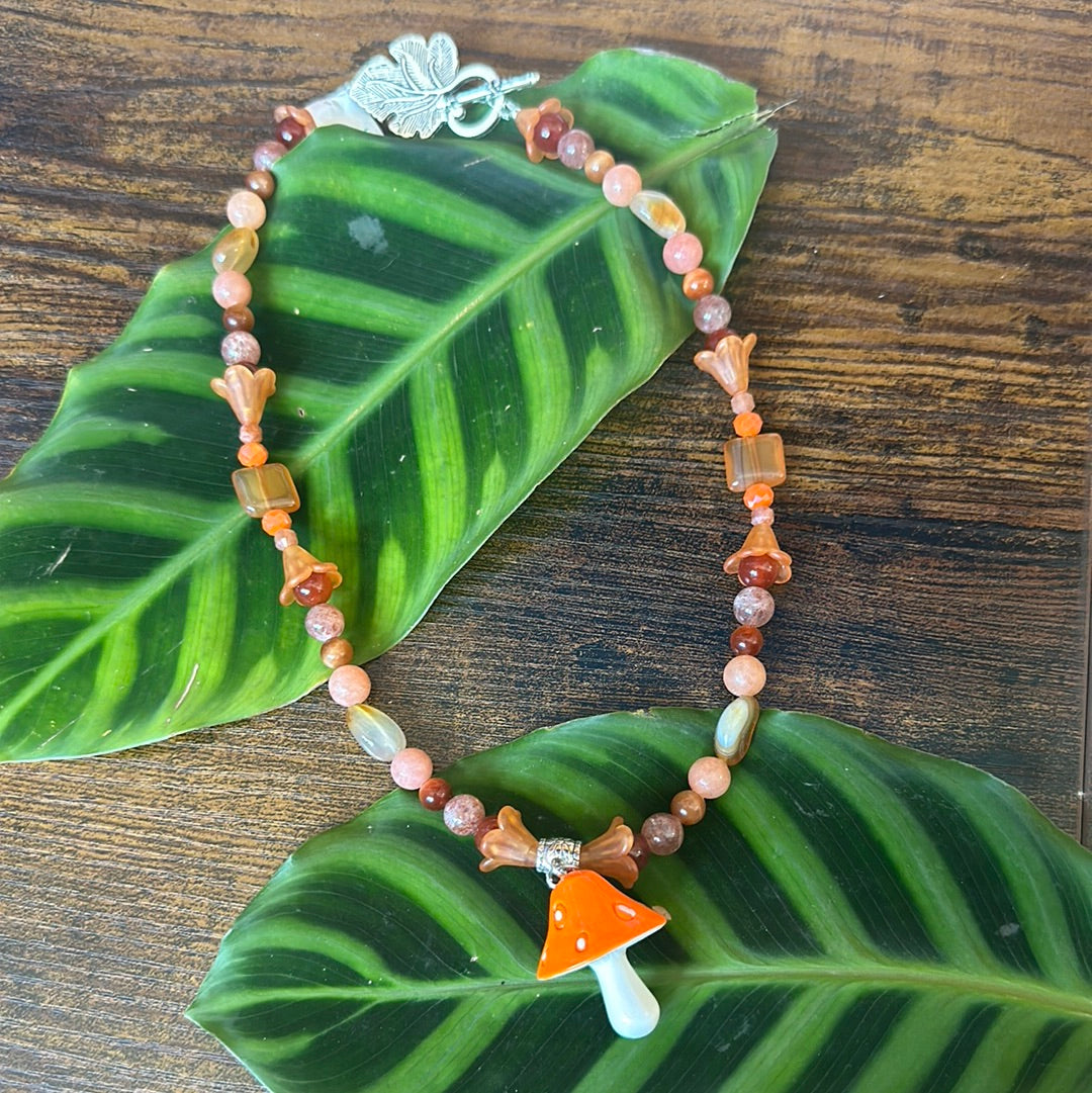 ORANGE MUSHROOM NECKLACE