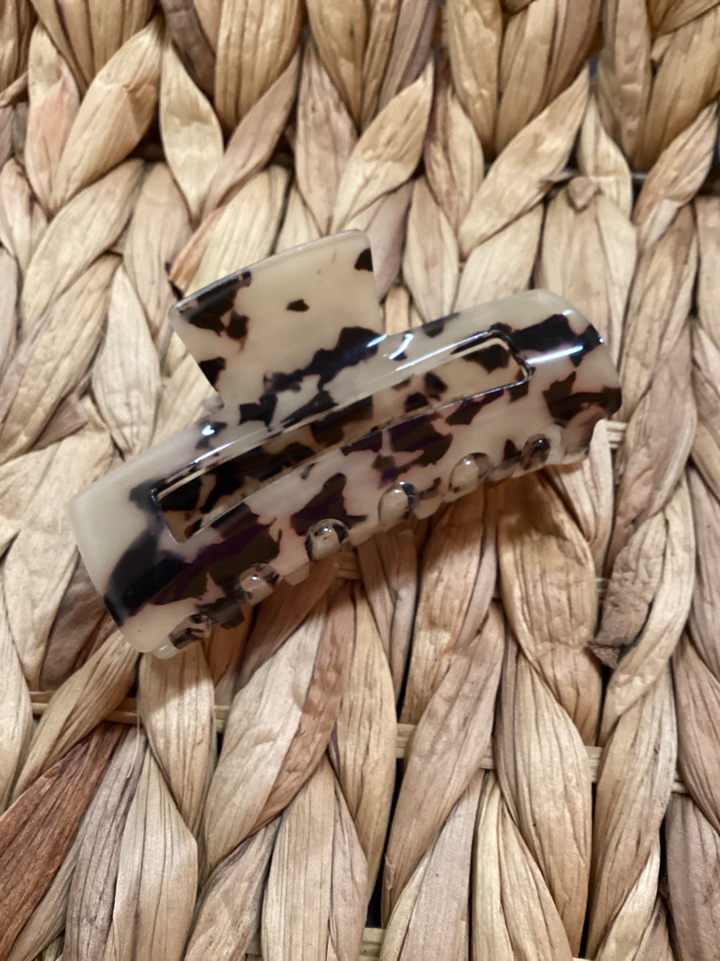 Tan Speckled Claw Clip