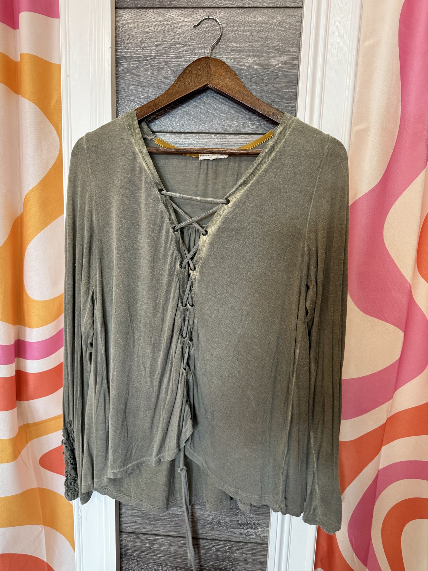 Earthy Green Tie Long Sleeve ( LARGE)