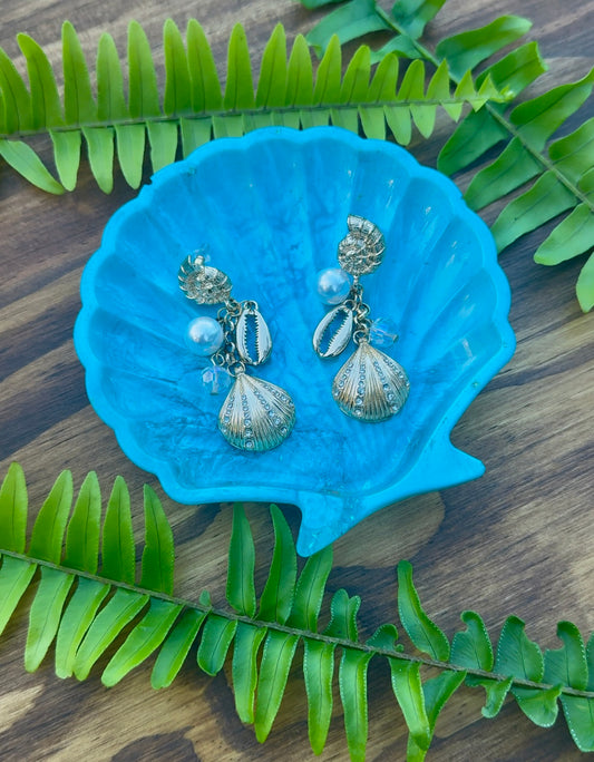 Seashell pearl dangle earrings
