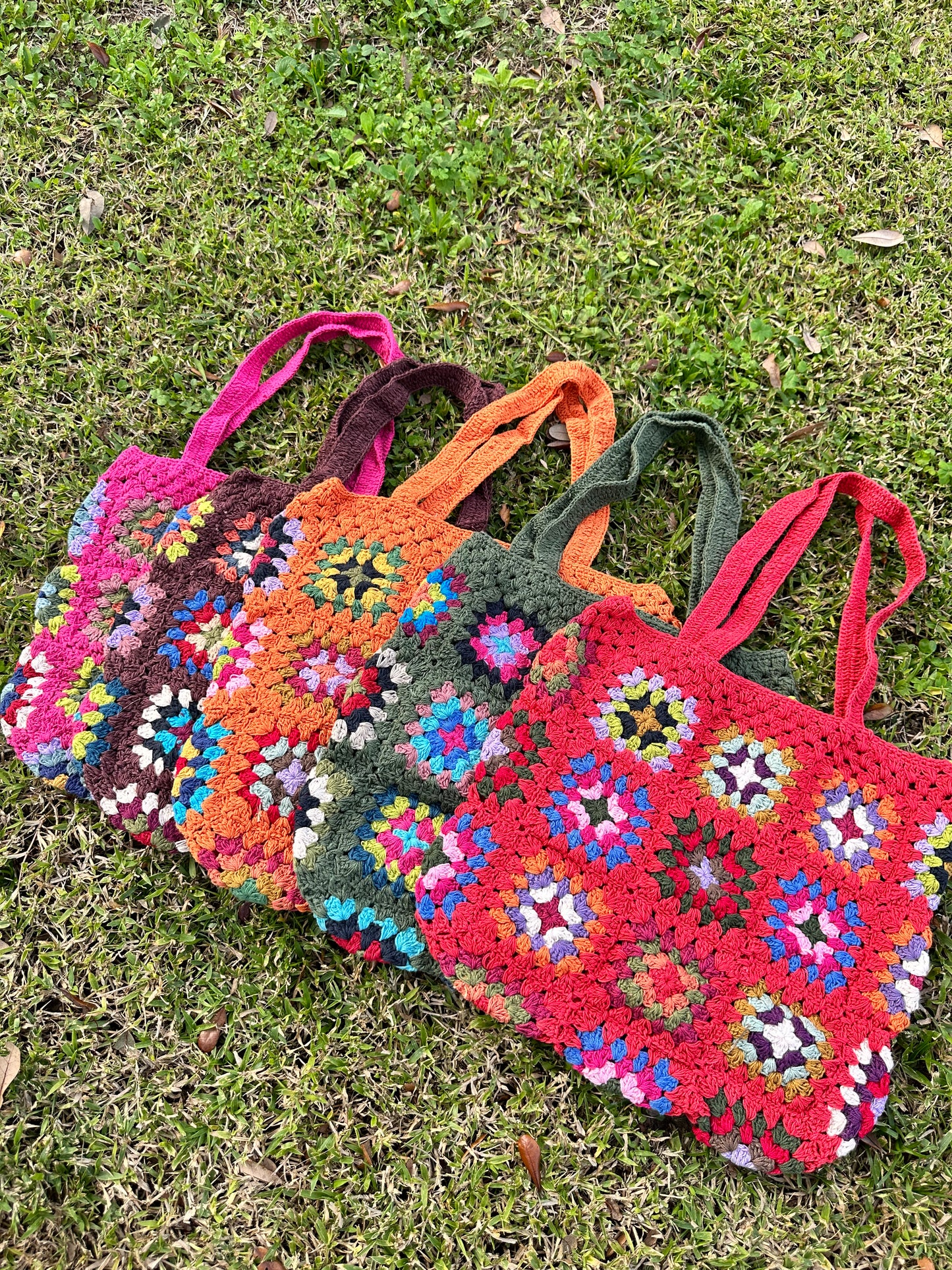 CROCHET GRANNY SQUARE TOTE BAG
