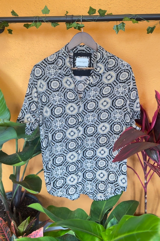 Unisex geometric Buttonup (LARGE/XL)