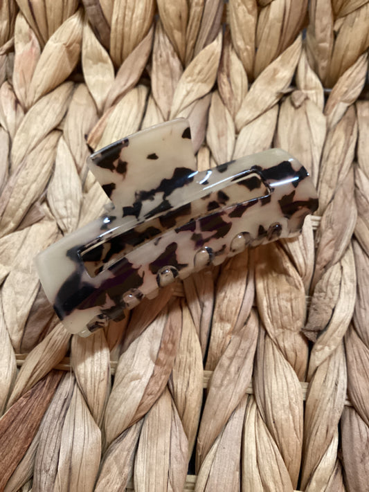 Tan Speckled Claw Clip