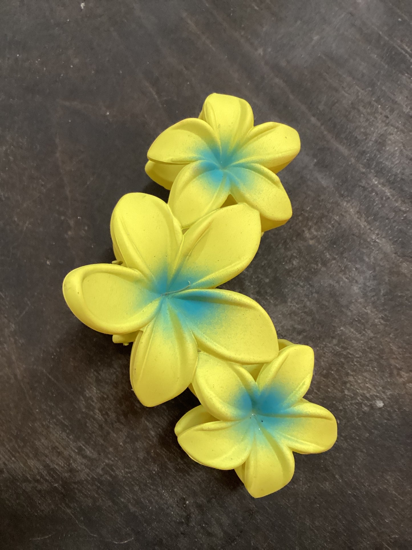 3 PLUMERIAS HAIRCLIP