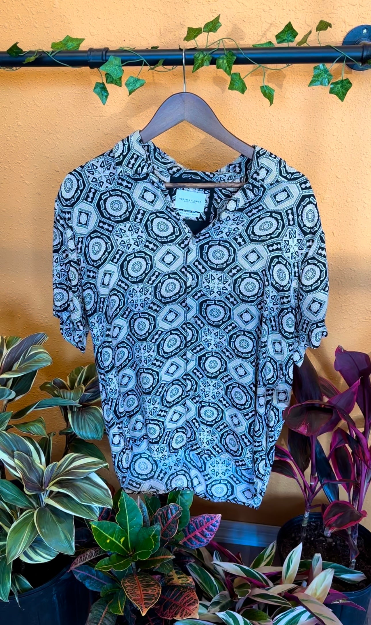 (L) Mandela Button Up
