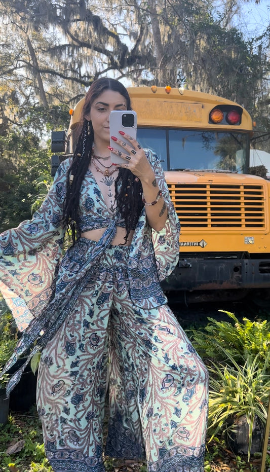 BRIGHT SKIES SILK SET