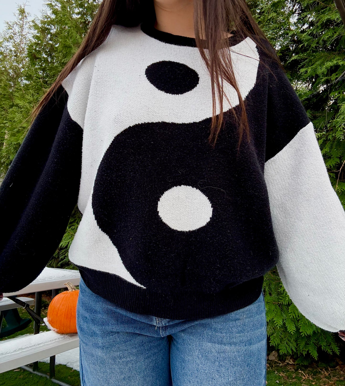 YIN YANG SWEATER