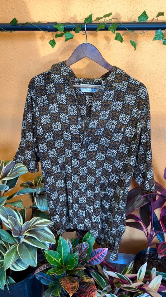 (L) Unisex Rome Button Up