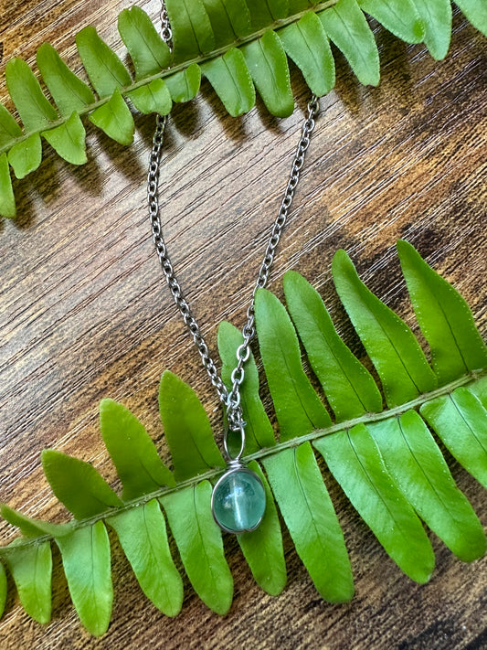 SIMPLE WRAP FLUORITE NECKLACE